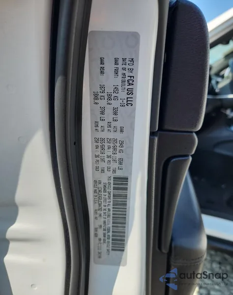 2018 Jeep Grand Cherokee Laredo из США, поврежденный, VIN 1C4RJEAG0JC304782